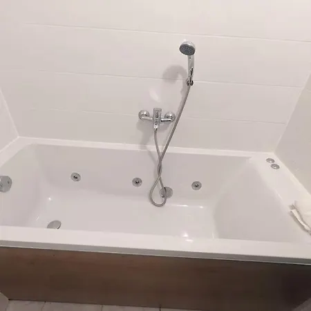 Appartement Balneo, Ecran Lcd, Literie 160x200 Lyon