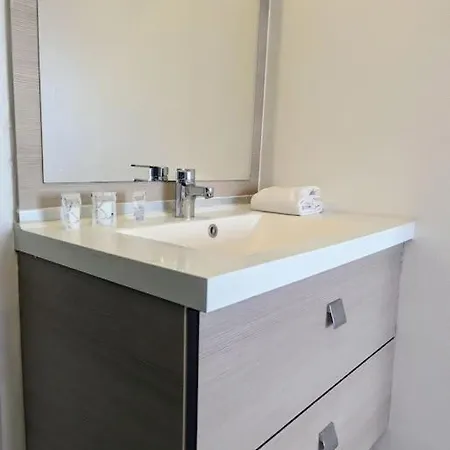 Balneo, Ecran Lcd, Literie 160x200 Apartment Lyon